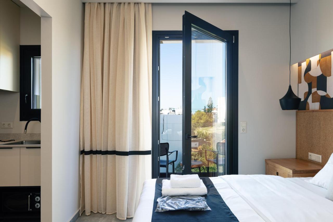 Hotel Chapter 02 Gallery - Ex Gd Gallery *