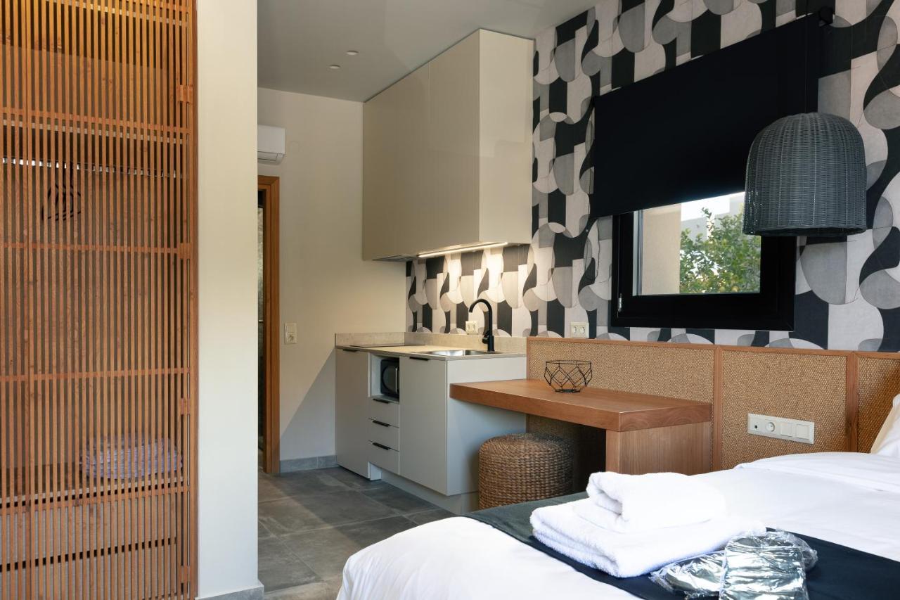 Hotel Chapter 02 Gallery - Ex Gd Gallery *