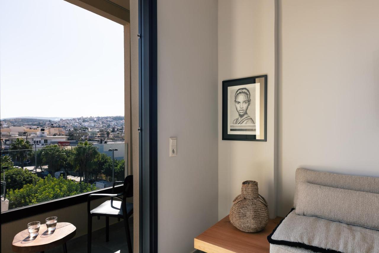 Chapter 02 Gallery - Ex Gd Gallery Hotel *