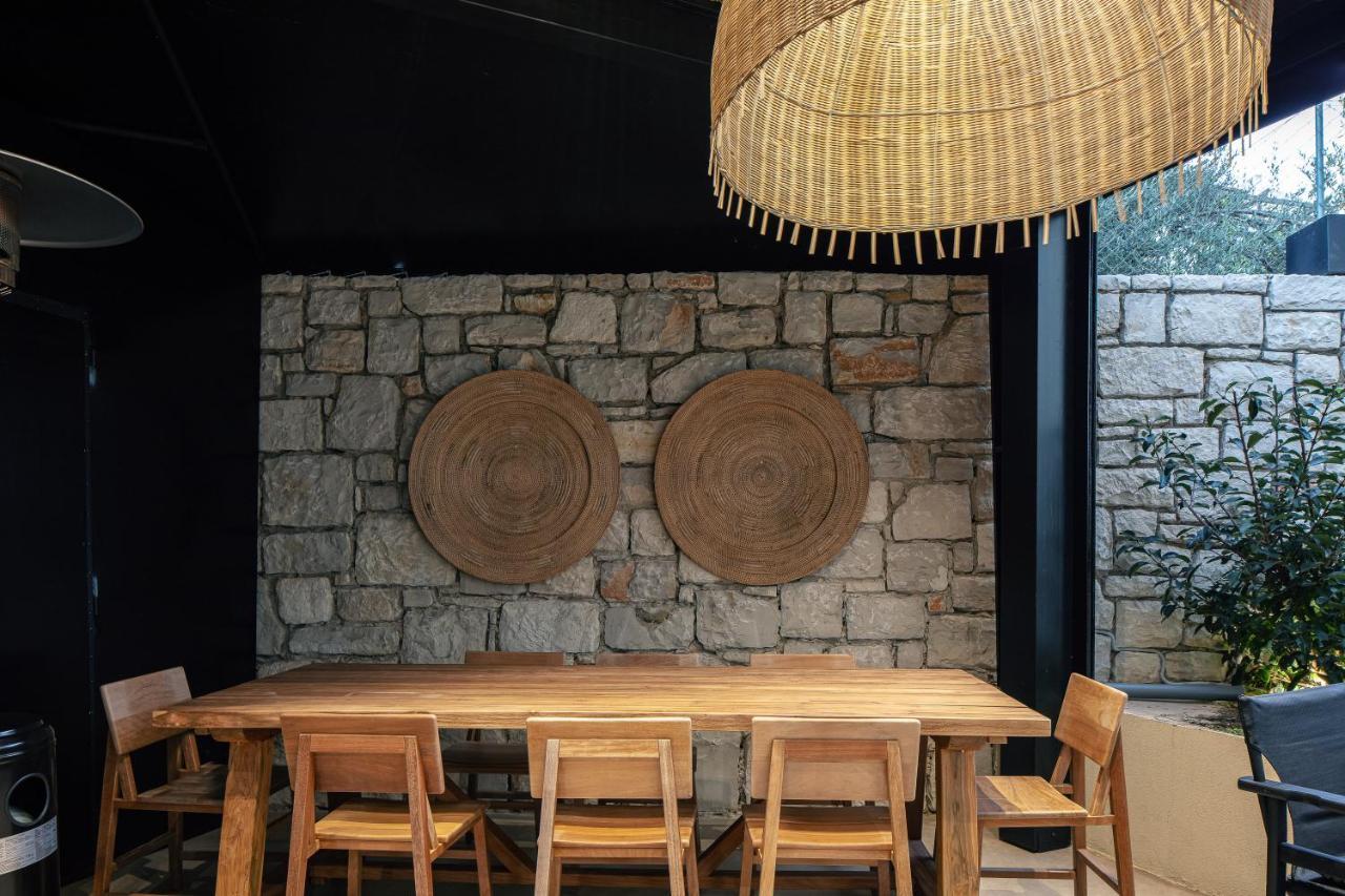 Chapter 02 Gallery - Ex Gd Gallery Hotel *