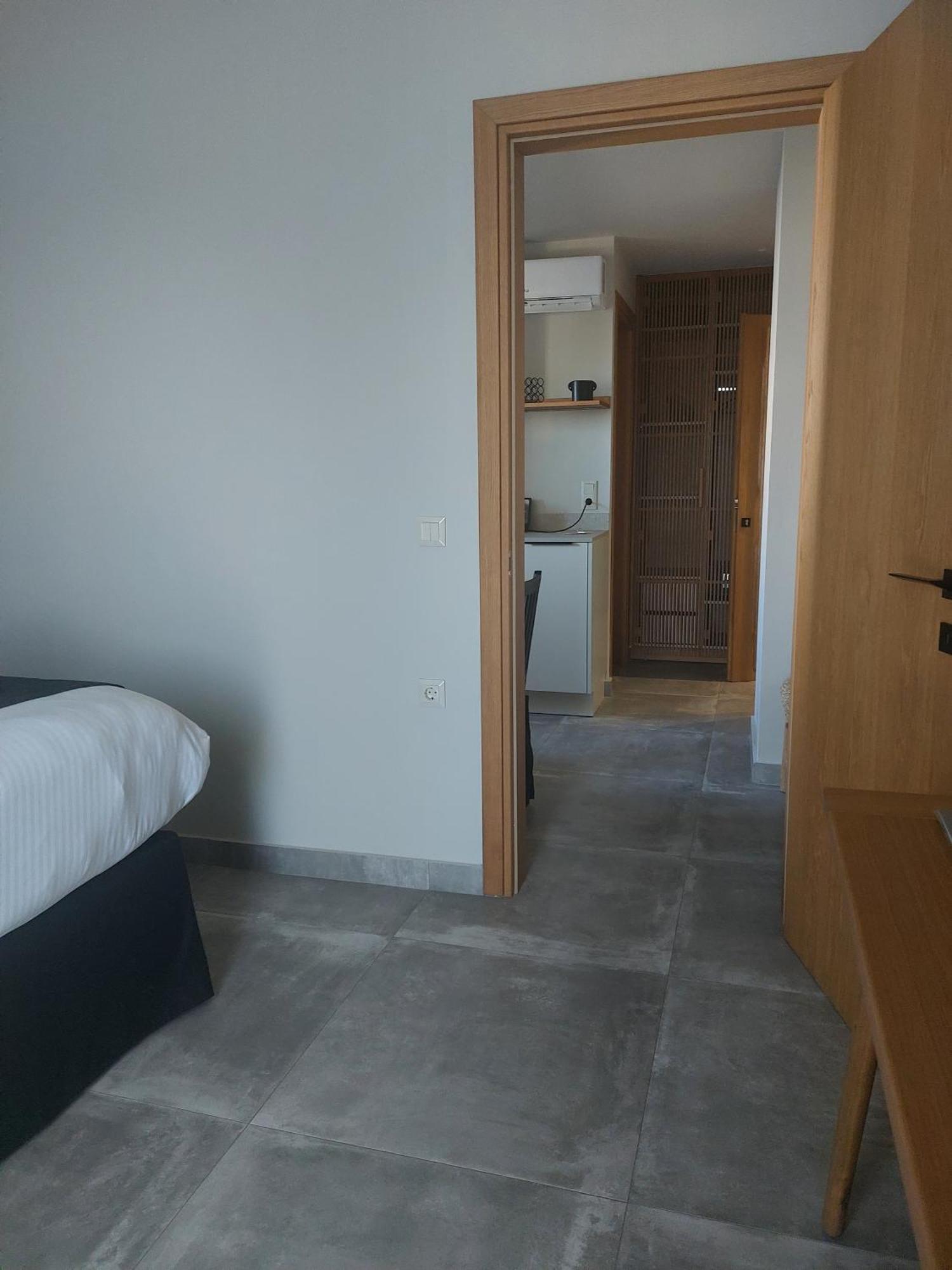 Chapter 02 Gallery - Ex Gd Gallery Hotel